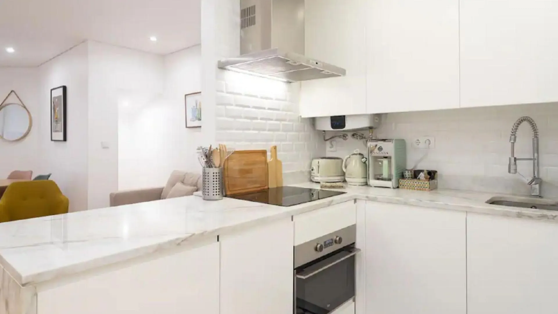 Comfortable Apartment In Bairro Alto By Lovelystay Lizbona
